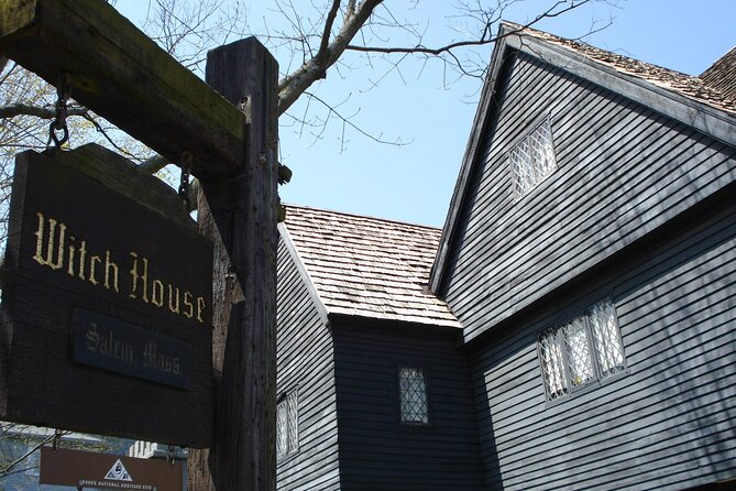 1692 Salem Night Walking Tour - Pacing, Hearing, and What to Bring for a Night Walk
