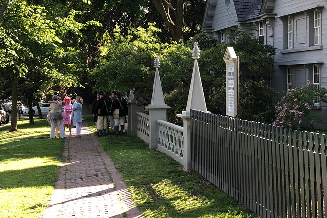 2.5-Hour Salem History & Sightseeing Guided Walking Tour - What makes Kenneth’s guiding style work on foot