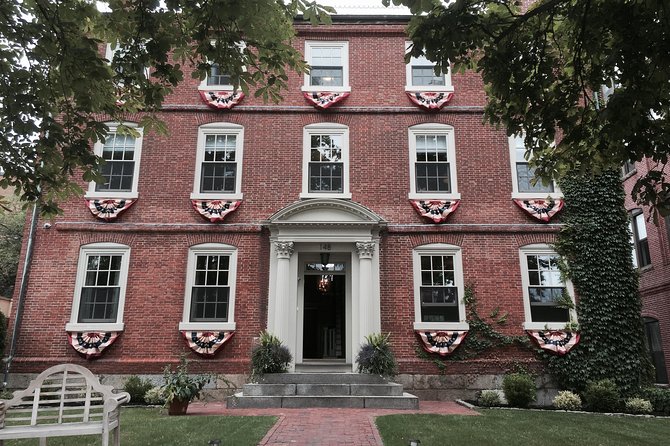 2.5-Hour Salem History & Sightseeing Guided Walking Tour - Comfort tips that make the tour easier (and less stressful)