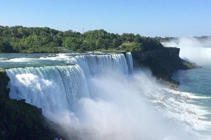 4-Day US East Coast New York, Washington DC, Niagara Falls Tour from Boston - Cave of the Winds: walking the base of the American Falls