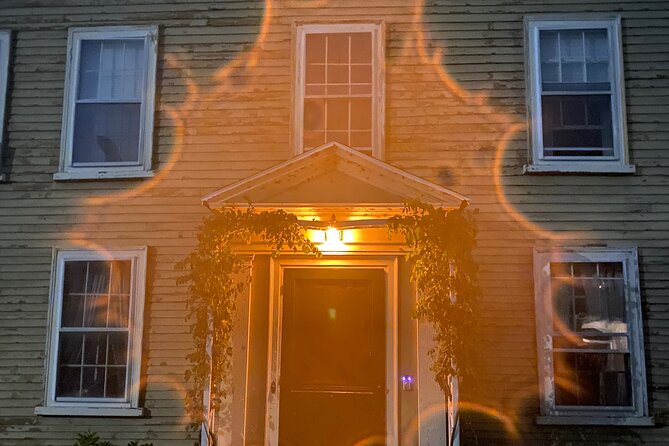 A Ghost Hunting Tour Specters and Apparitions in Salem - Why This Salem Ghost-Hunting Tour Works So Well at Night