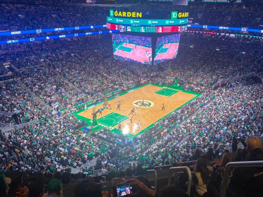 Boston: Boston Celtics Basketball Game Ticket at TD Garden - Cashless TD Garden: plan for snacks and spending