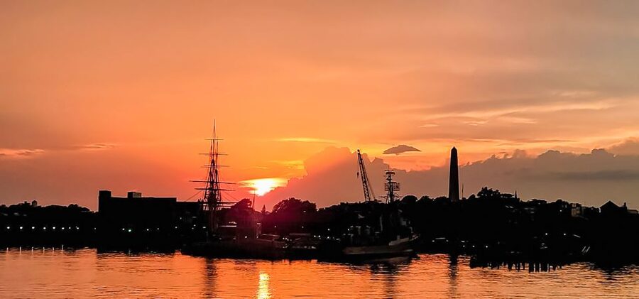 Boston: Boston Harbor Sunset Cruise - Why this Boston Harbor sunset cruise works so well