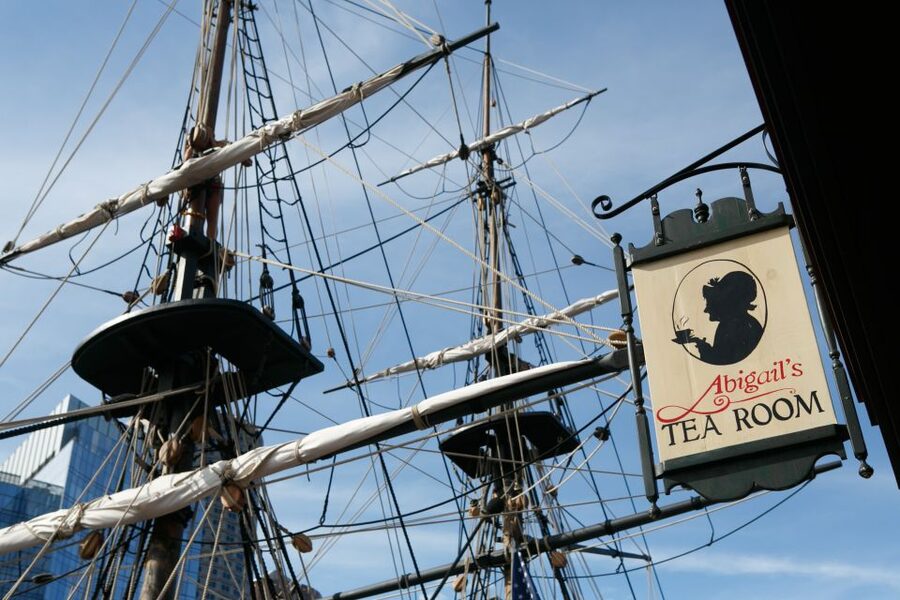 Boston: Boston Tea Party Ships and Museum Interactive Tour - The Tea Toss at Griffin’s Wharf (What You Really Throw)