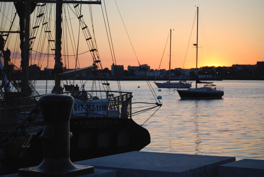 Boston: City Cruises Sunset Skyline Cruise with Commentary - Logan and East Boston: Big City in the Middle of Water