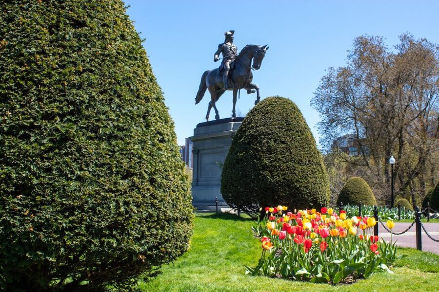 Boston: City History and Highlights Audio App Walking Tour - Starting at Copp’s Hill Burying Ground: where the story begins