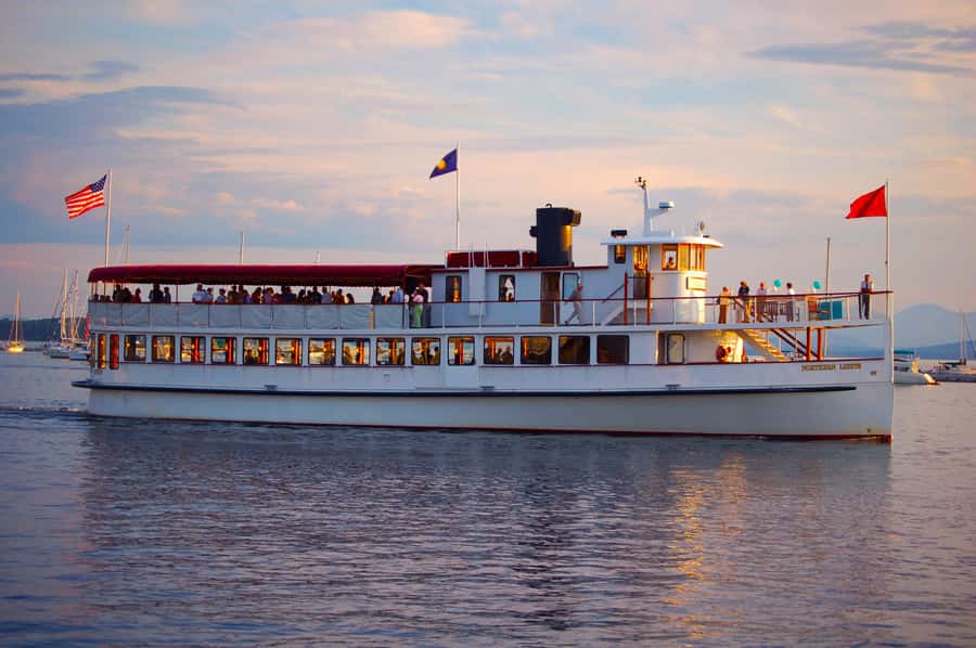 Boston: City Lights Sightseeing Cruise on Classic Boat - Classic Boat, City Lights, and a Simple 90-Minute Plan