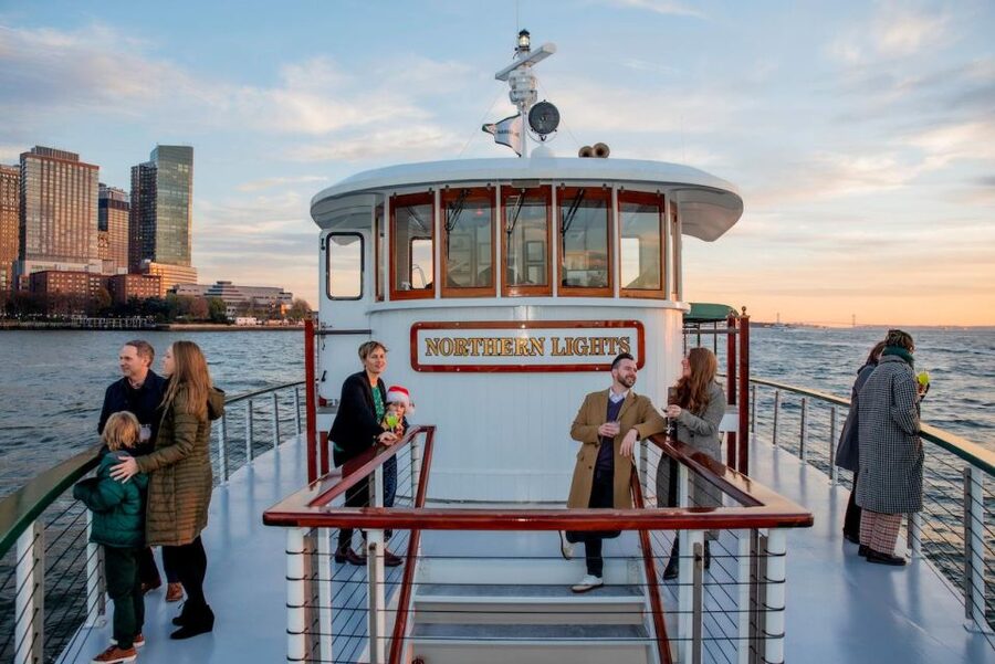 Boston: Cocoa and Carols Holiday Cruise - Christmas Carols Onboard: Music Sets the Tone
