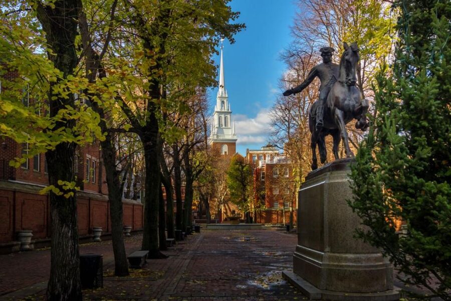 Boston: Freedom Trail, Bunker Hill, & USS Constitution Tour - Freedom Trail, but with the Revolution as the main character