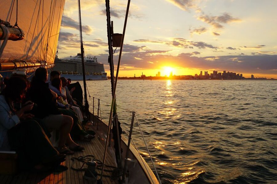 Boston: Harbor Champagne Sunset Sail from Rowes Wharf - Castle Island and the Donald McKay Monument: Your Photo Anchor Points