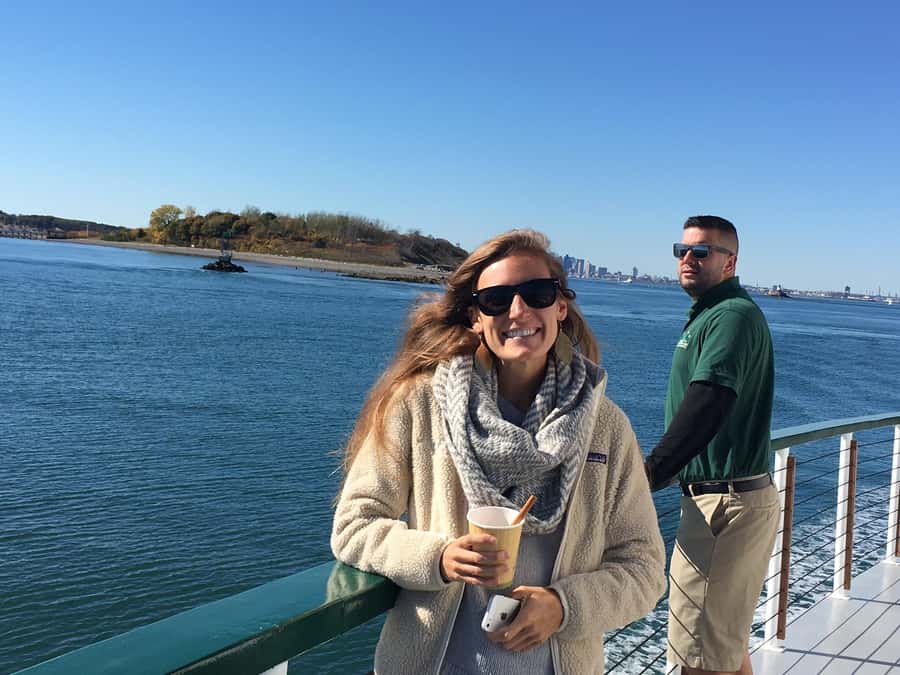 Boston Harbor Fall Foliage Weekend Brunch Cruise - Bar Drinks, Simple Packing Tips, and Chilly-Weather Strategy
