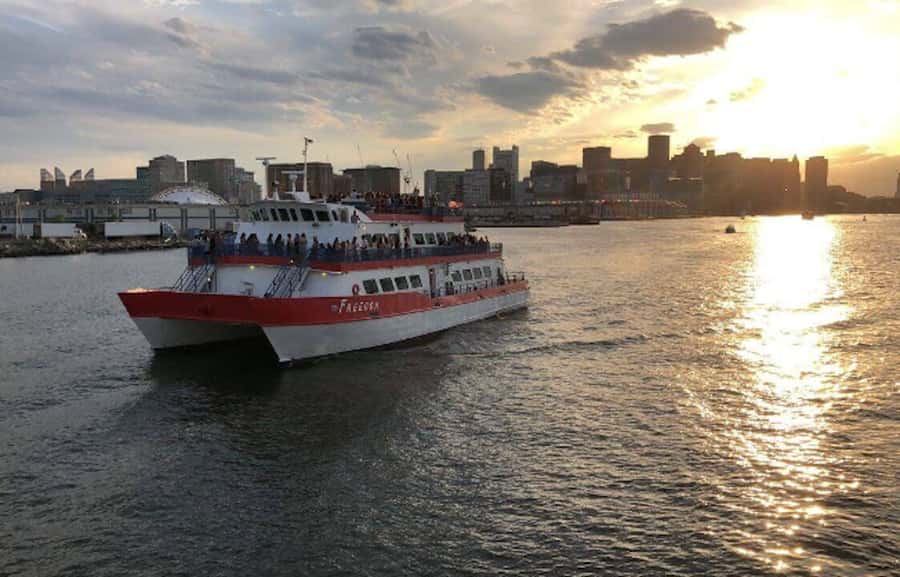 Boston Harbor: Full Moon Cruise with Champagne Option - Key Things You’ll Notice on This Full Moon Cruise