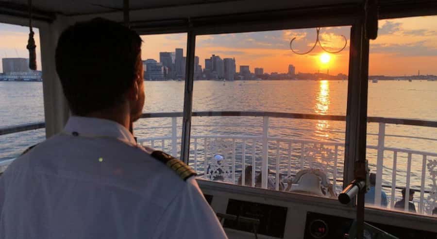 Boston Harbor: Full Moon Cruise with Champagne Option - Full Moon Harbor Time: What Makes This Cruise Worth 2 Hours