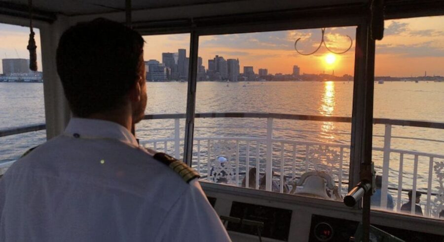Boston Harbor: Full Moon Cruise with Champagne Option - Bar, Light Snacks, and the Prosecco Option: How to Plan Your Order
