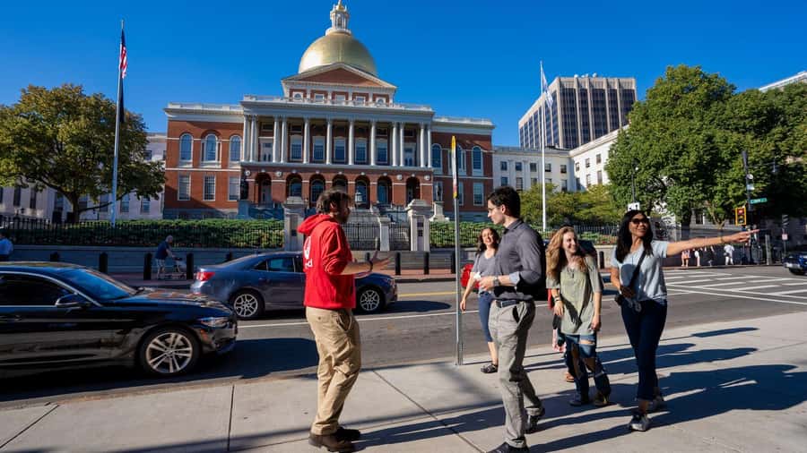 Boston History & Highlights Tour: From Revolution to Today - Beacon Hill on red brick: Acorn Street and quieter corners