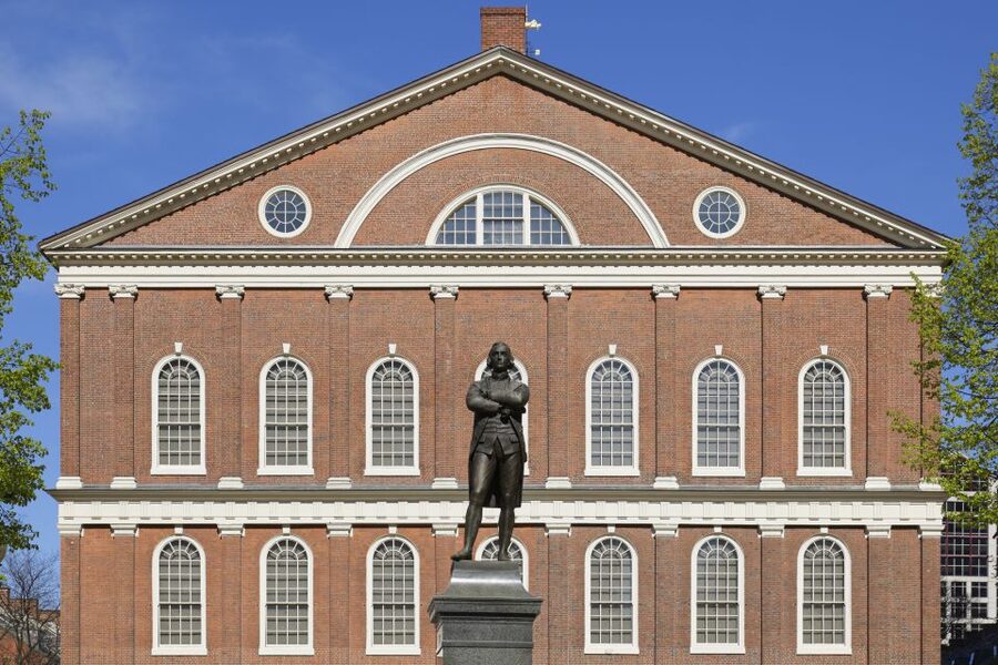 Boston: History Pub Crawl Tour Along the Freedom Trail - Practical tips so you don’t lose time (or your ID)
