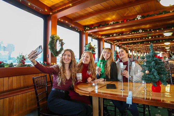 Boston Holiday Cocoa Cruise - Table seating and onboard comfort (including a few real-world quirks)