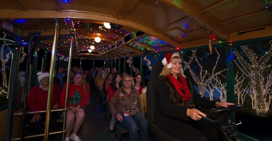 Boston: Holiday Sights and Festive Nights Trolley Tour - Getting on board: the heated trolley in Boston winter