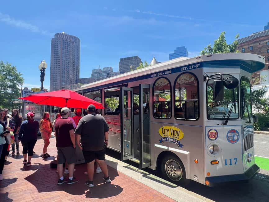 Boston: Hop-On, Hop-Off 20+ Stops Trolley Ticket - Getting Oriented Fast at the Aquarium Start