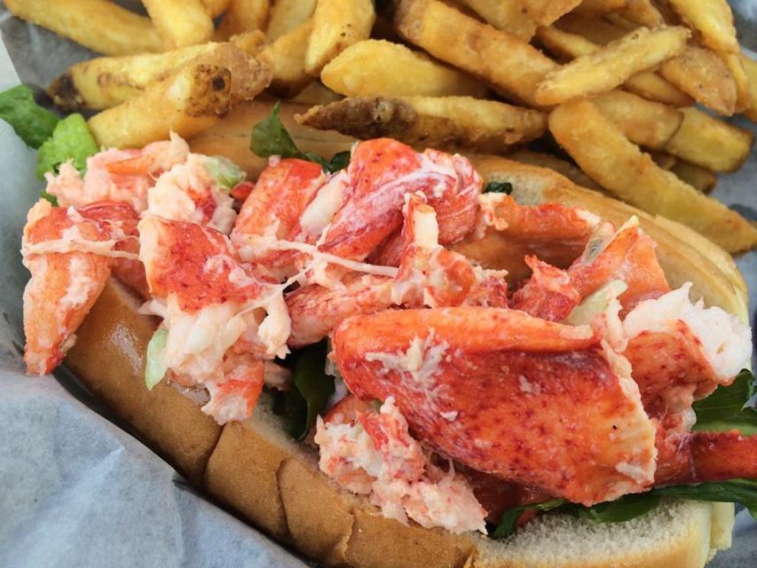 Boston: Iconic Food Tasting & History Tour - Downtown - Starting outside Beantown Pub: your route begins with a local landmark