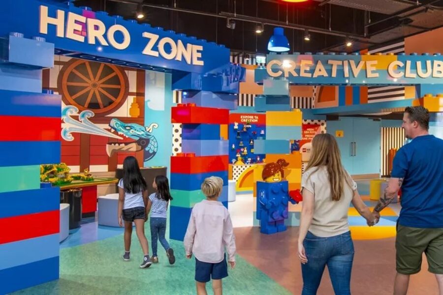 Boston: LEGO® Discovery Center Entry Ticket - Minifigure Creator: a fun way to get oriented fast