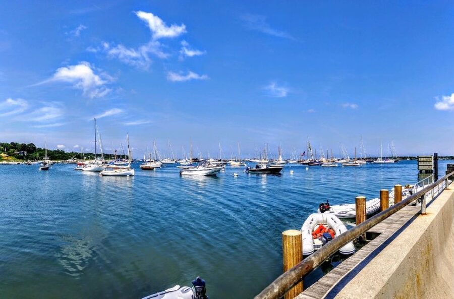 Boston: Martha's Vineyard Day Trip with Optional Island Tour - Guides on the bus: why local voices change the trip