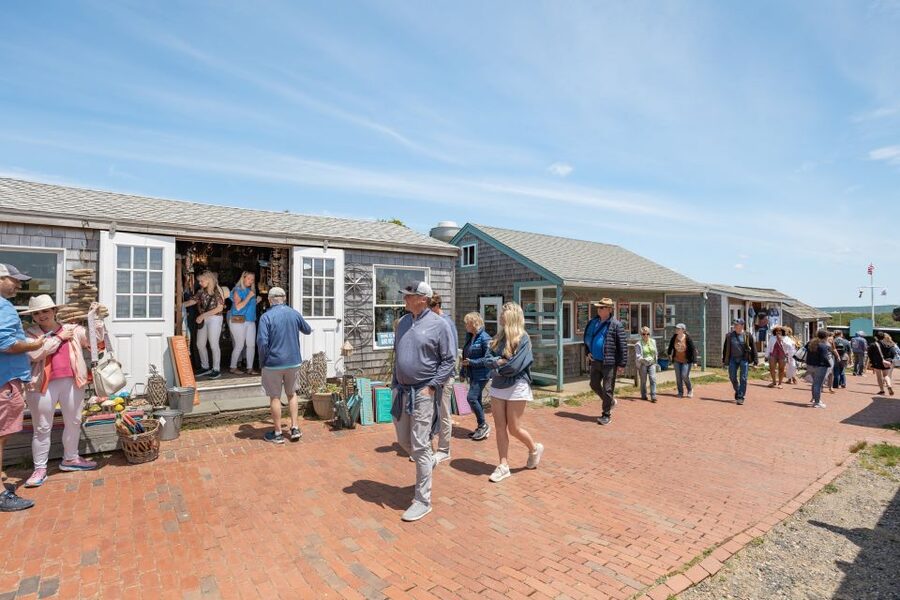 Boston: Martha's Vineyard Day Trip with Optional Island Tour - Getting around: bikes, jeeps, and why the vehicle rules matter