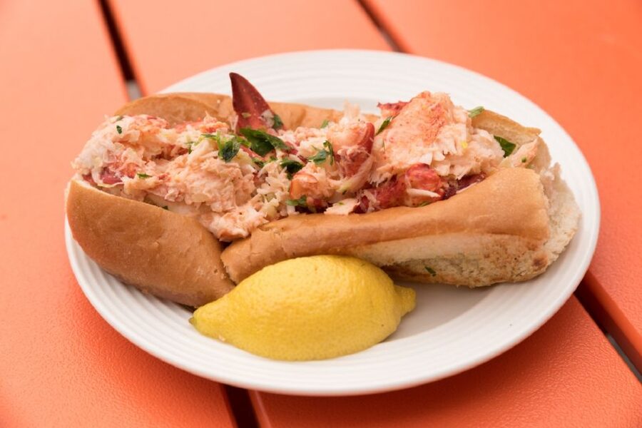 Boston: North End & Little Italy Food Tour with Local Dishes - Entering the North End: How the 2- vs 3-Hour Format Works
