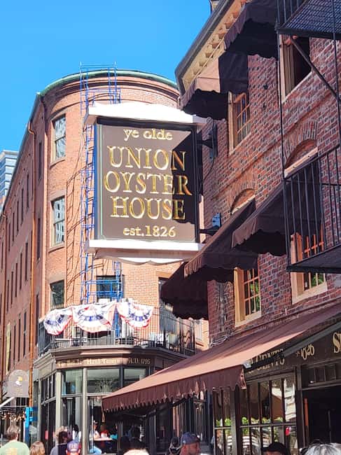 Boston: North End Walking Tour with Private Harbor Cruise - Boarding the private harbor cruise: Paul Revere’s route on water