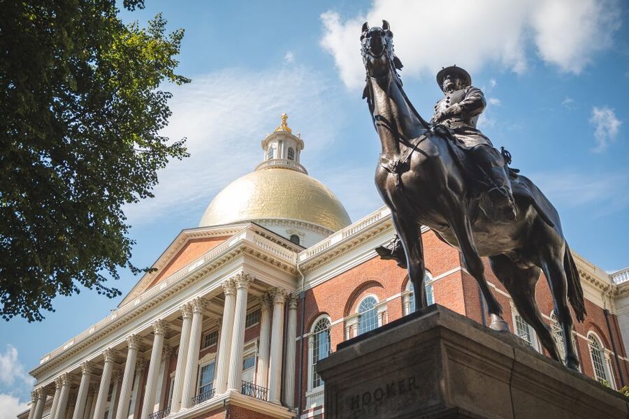 Boston: Seafood, History & Highlights Day Tour - Beacon Hill and Boston Public Garden: red-brick charm to a calm finish