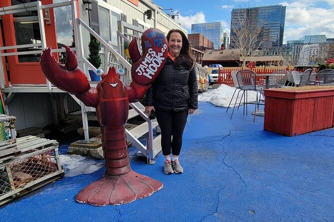Boston Seafood Tour: Behind the Scenes at the Historic Fish Pier - What you actually eat: lobster roll, chowder, and the seafood sampler logic