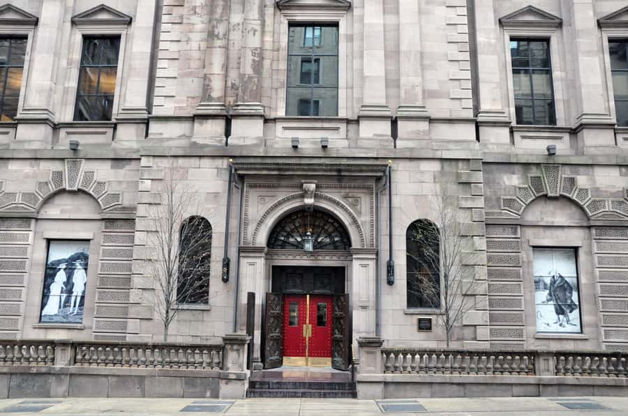 Boston: The Ghosts of Boston Tour - Meet at King’s Chapel Burying Ground: the vibe-setting start