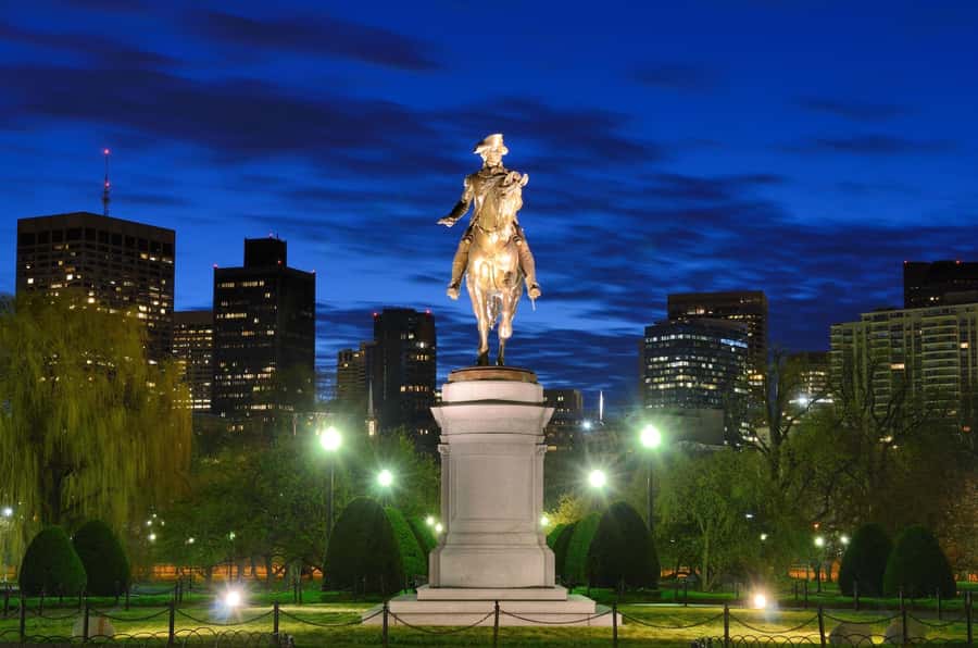 Boston: The Ghosts of Boston Tour - King’s Chapel Burying Ground and the Mary Dyer statue