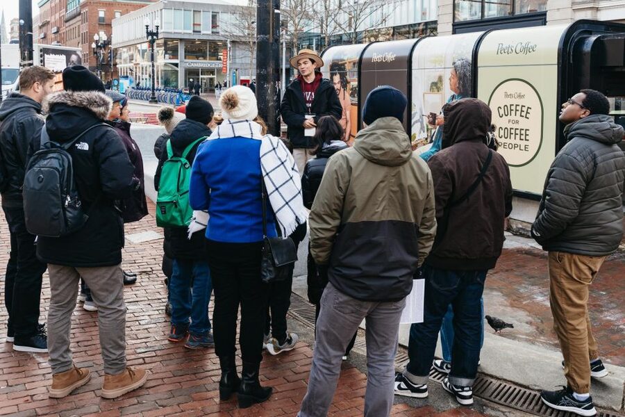 Cambridge: Harvard University Student-Guided Walking Tour - The tour rhythm: 70 minutes, under a mile, lots of stops