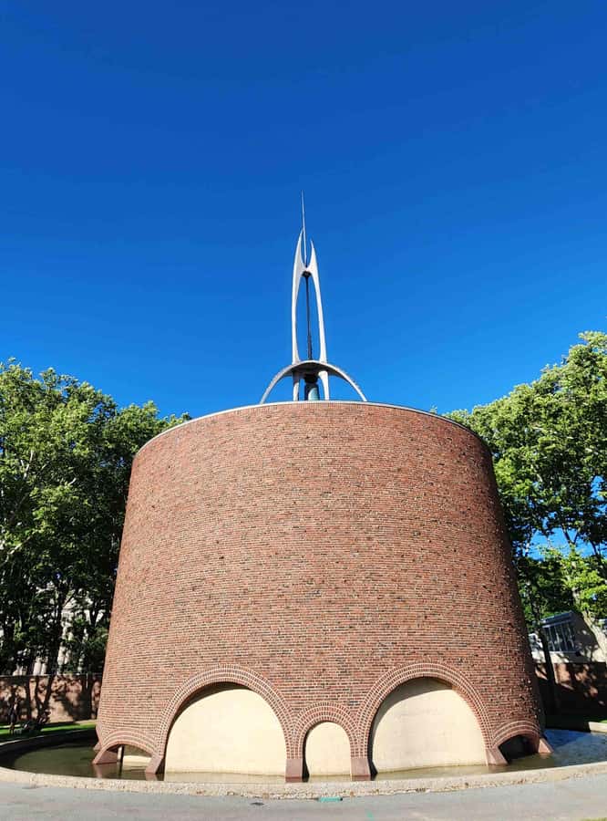 Cambridge, Massachusetts: MIT and Harvard Walking Tour - Stata Center, MIT.nano, and the Banana Lounge: where the humor lives