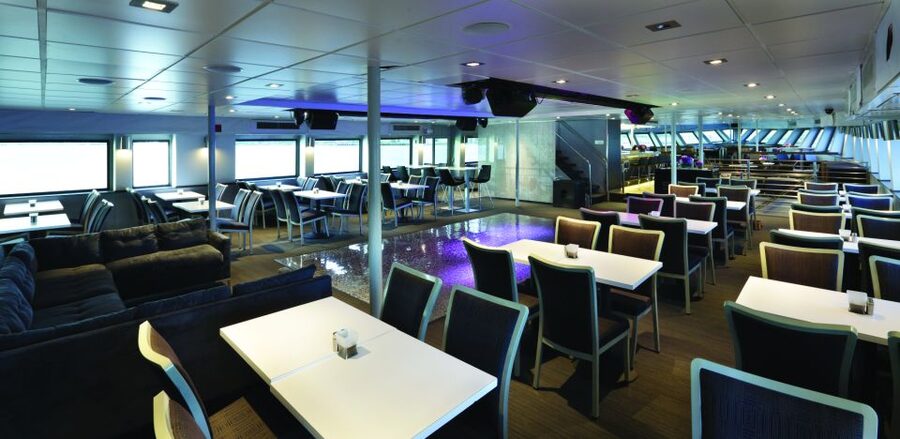 City Cruises Boston: Harbor Buffet Lunch or Dinner Cruise - DJ, dancing, and games: how lively is the vibe?