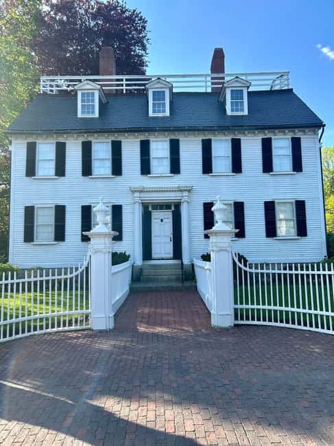 Discover Salem's History & Practice Authentic Witchcraft - Practical Tips for the 1.5-Mile Walk and Real-World Comfort