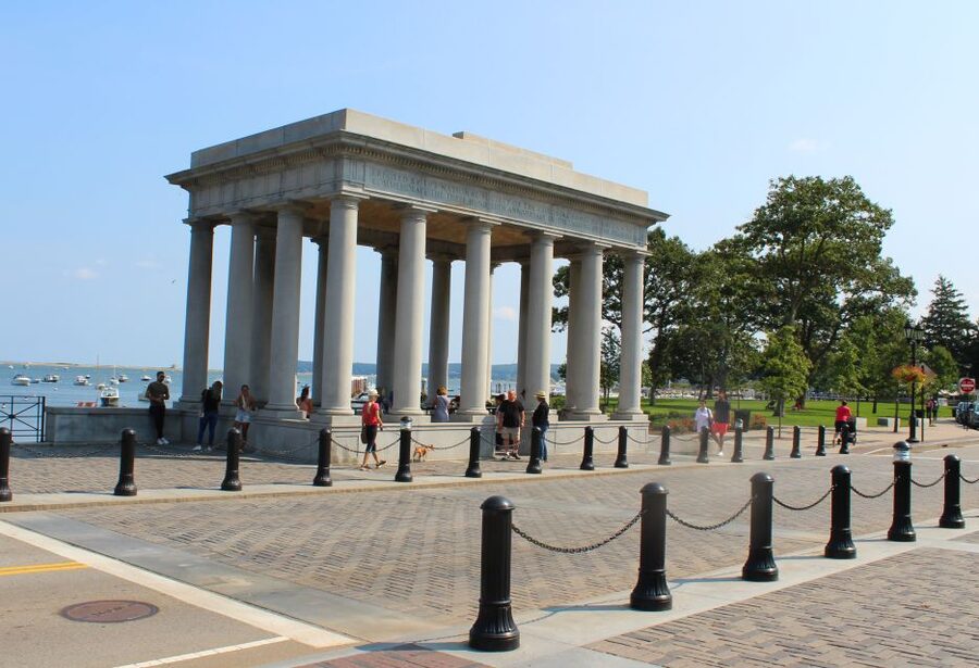 From Boston: Cape Cod and Plymouth Day Tour - Plymouth Rock, Leiden Street, and the Forefathers Statue: The Big Landmark Loop