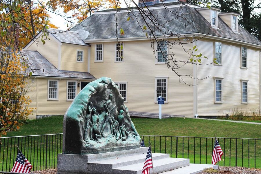 From Boston: Full-Day Historical Lexington & Concord Tour - Lexington Battle Green and the Captain Parker Moment