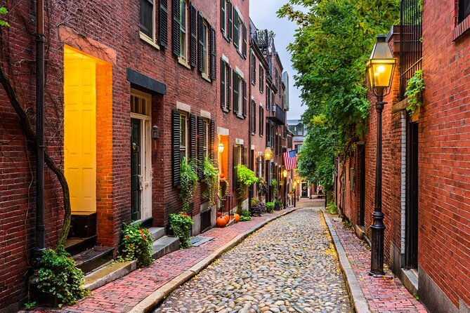 Highlights of Boston Private Tour - Paul Revere Mall, USS Constitution, and Bunker Hill views