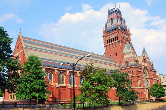 Illustrious Schools: Group Tour of MIT And Harvard - The Red Line hop: MIT to Harvard without stress