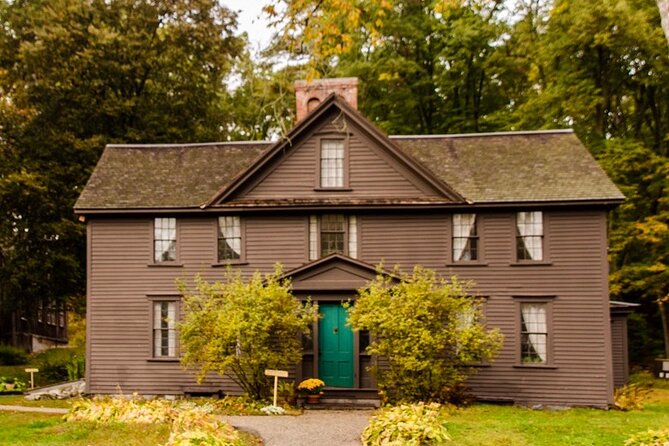 Lexington & Concord 3 hour private tour from Boston - Buckman Tavern and the “refreshment” pause