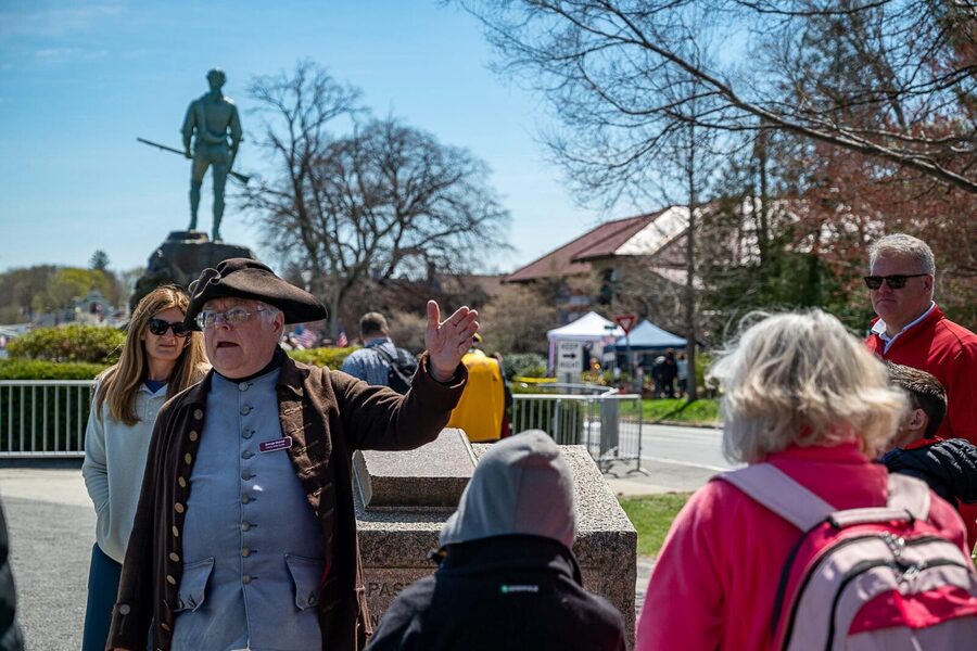 Lexington, MA Battle Green Walking Tour with Costumed Guide - The big payoff: why a live guide beats solo walking