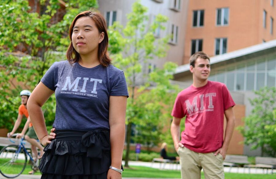 Massachusetts Institute of Technology Public Tour - Start at Kendall Square: easy meeting, short walking loop