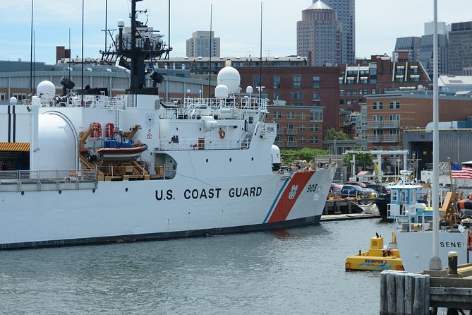 Narrated Sunset Cruise of Boston Harbor - Live Narration That Changes With the Crowd