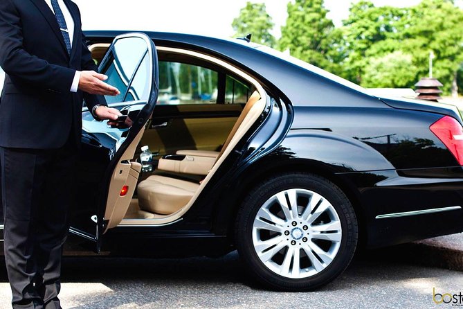 Private Boston Airport Transportation - One Way - How the pickup actually works at BOS (LIMOS area meet-up)