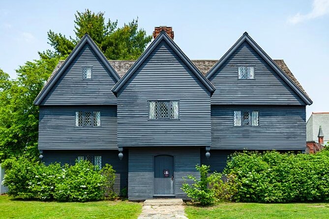 Requiem for Salem Walking Ghost Tour - Why a Requiem ghost walk feels different in Salem