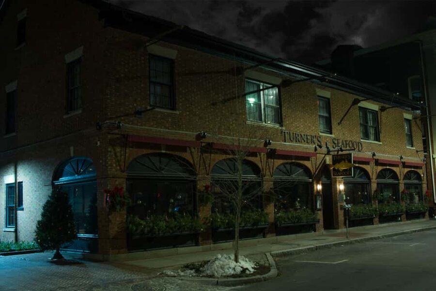 Salem: Boos and Brews Haunted Pub Crawl - Entering Salem’s Night: The 2-Hour Format That Doesn’t Drag