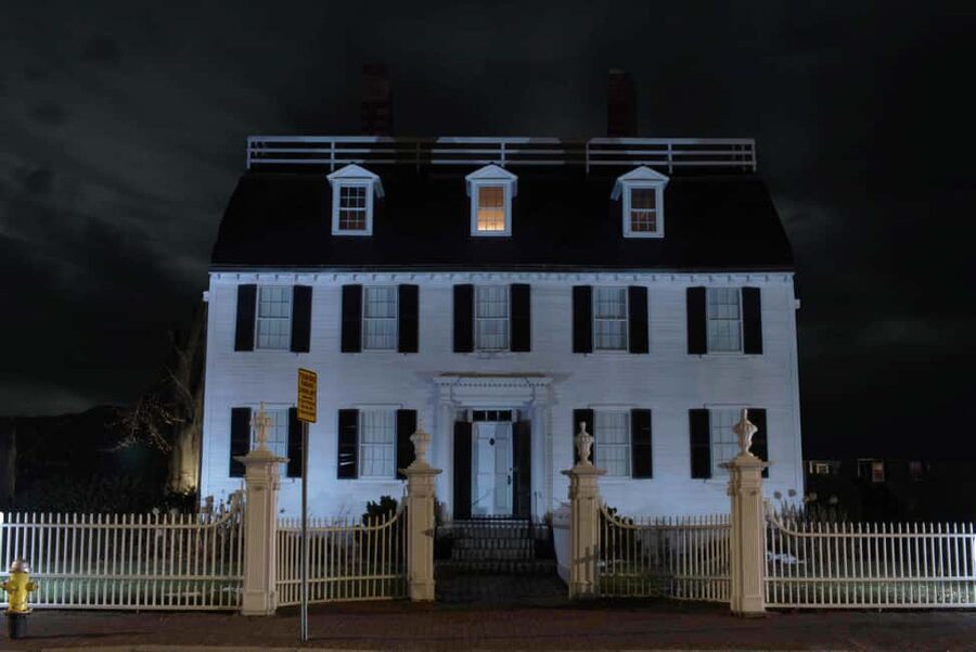 Salem: Boos and Brews Haunted Pub Crawl - Price and Value: What $30 Covers and What It Doesn’t