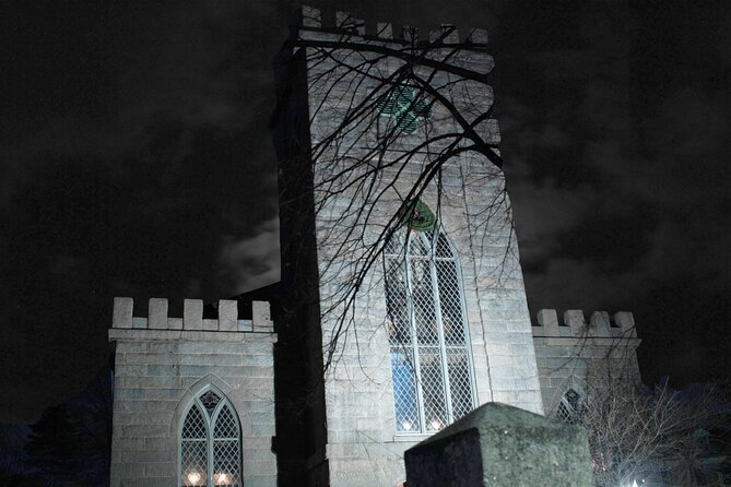 Salem Booze and Brews Haunted Pub Crawl by US Ghost Adventures - Rockafellas Restaurant: the party bar side, plus unexplained happenings